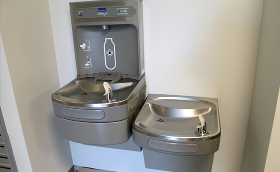 Photo of drinking fountain in the new Business and Computer Science building