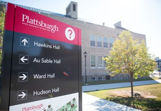 Admissions Offers Group Information Sessions During High School Breaks