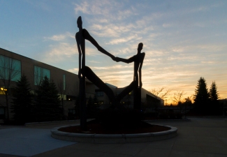 Faculty, Staff Prepare for a Virtual Campus Experience